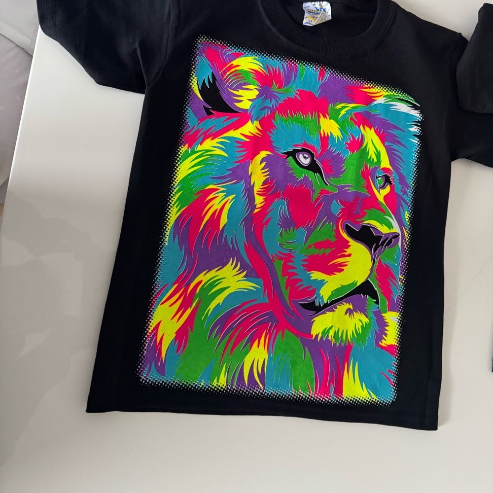 Vibrant Lion Graphic Tee